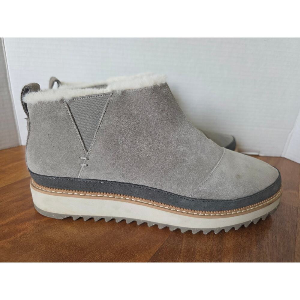 TOMS Marlo Booties Women's 9 Gray Suede Faux Fur Line Water Resistant Ankle Boot